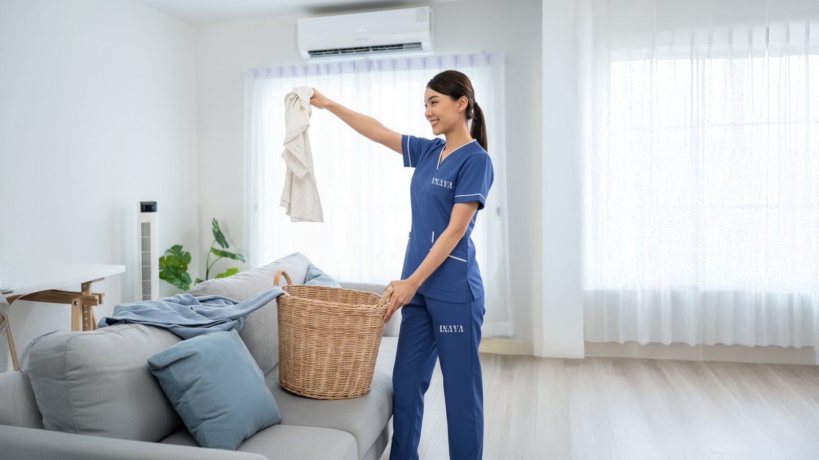 Folding and sorting household laundry